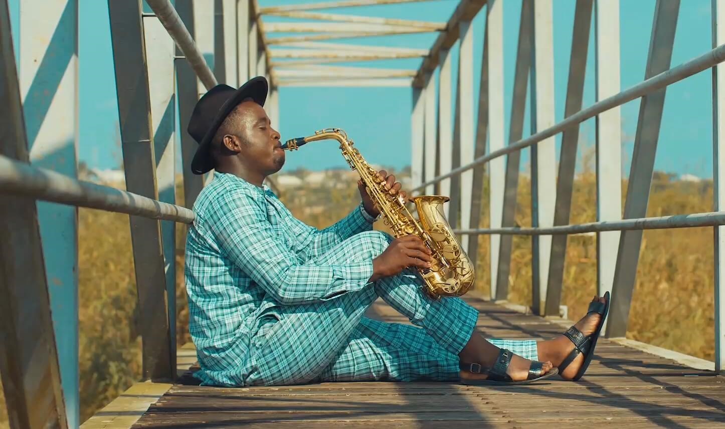 Sax Maestro DESANYA Premieres Official Video for "ZAMAR"