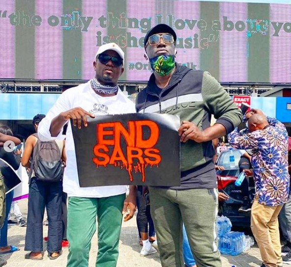 Sammie Okposo Leads Worship & Declarations At #EndSars Protest Ground