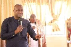 Apostle Joshua Selman donates 10million naira and boreholes in his home Town
