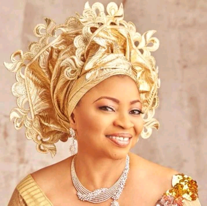 Prominent Business woman, Apostle Folorunsho Alakija Preaches the gospel on the streets