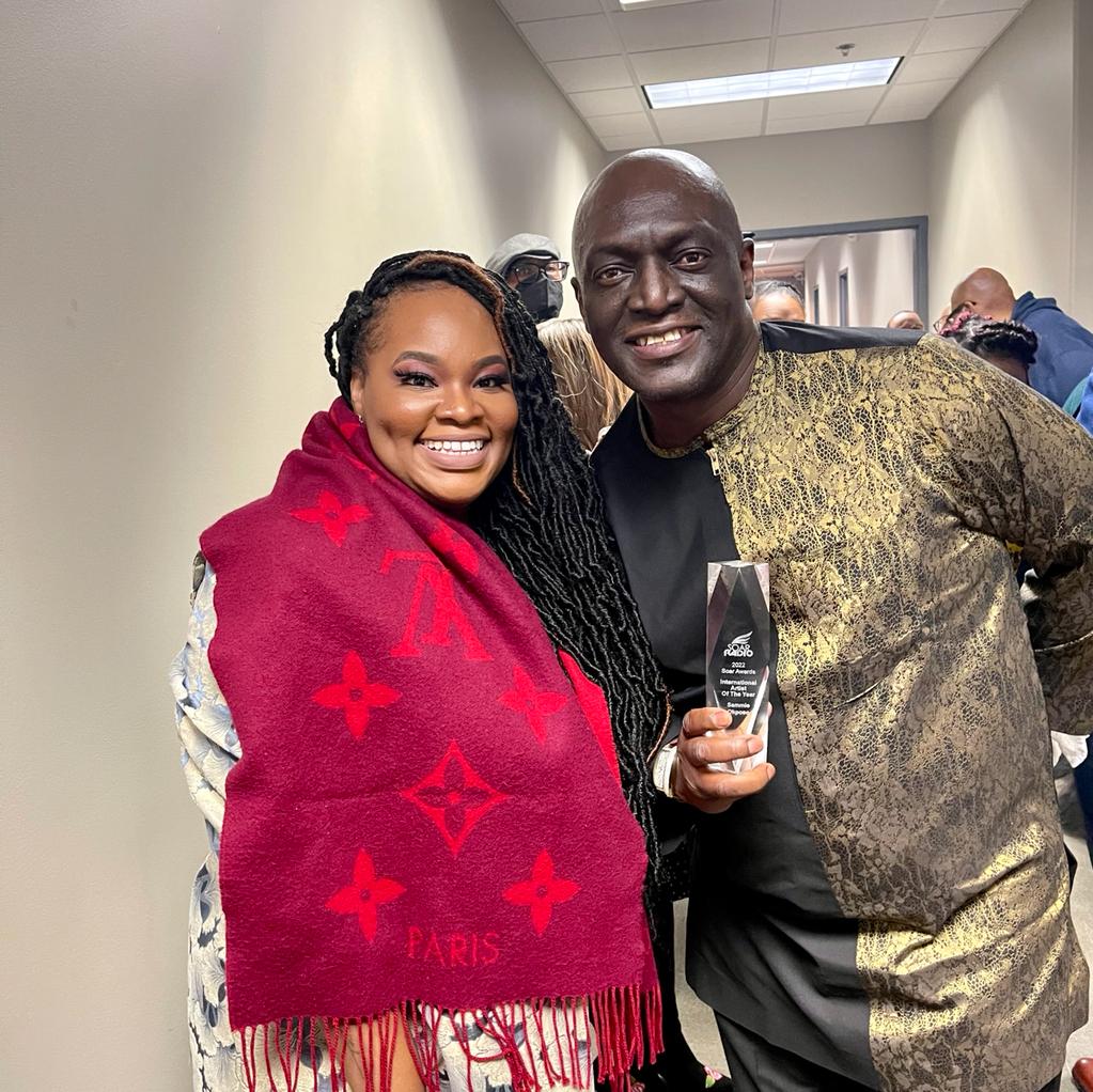 Sammie Okposo Wins International Artiste Of The Year At SOAR Awards 2022