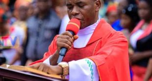 BREAKING NEWS:Rev Fr. Mbaka Apologizes To Peter Obi After Receiving Heavy Backlash For Calling Him A Stingy Man, Prays For His Success
