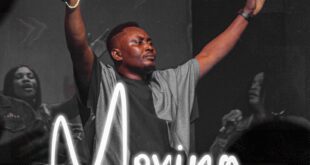 DOWNLOAD MP3: Godswill Frank - Moving (Live)